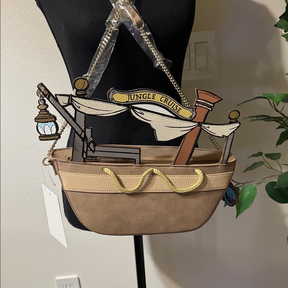 New Disney jungle cruise crossbody 🆕